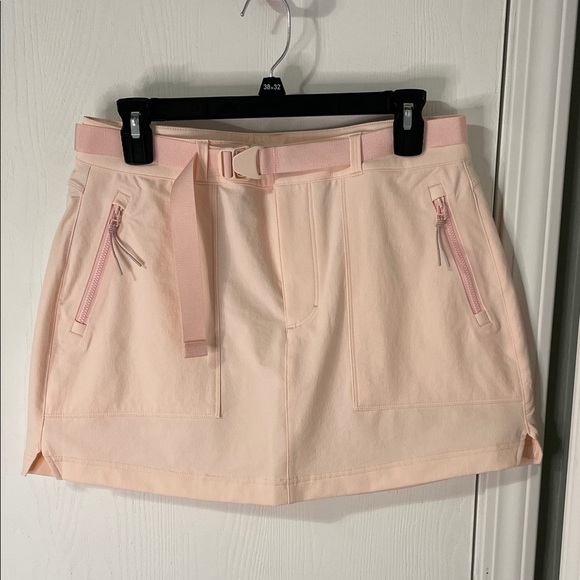 Outdoor Voices RecTrek NWOT Belted Skirt Zipper Pockets Sz Medium Pink Seashell - Picture 2 of 10